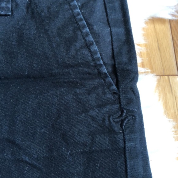 HURLEY Classic fit low rider skateboarding/Bermuda shorts. Size 7. In black - Picture 6 of 15